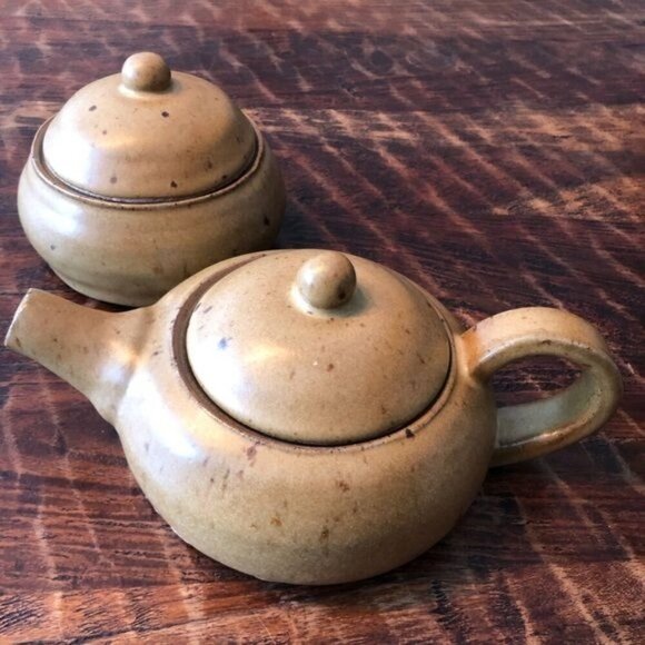 Vintage Handmade Studio Tea Pot and Sugar Bowl - Picture 11 of 12